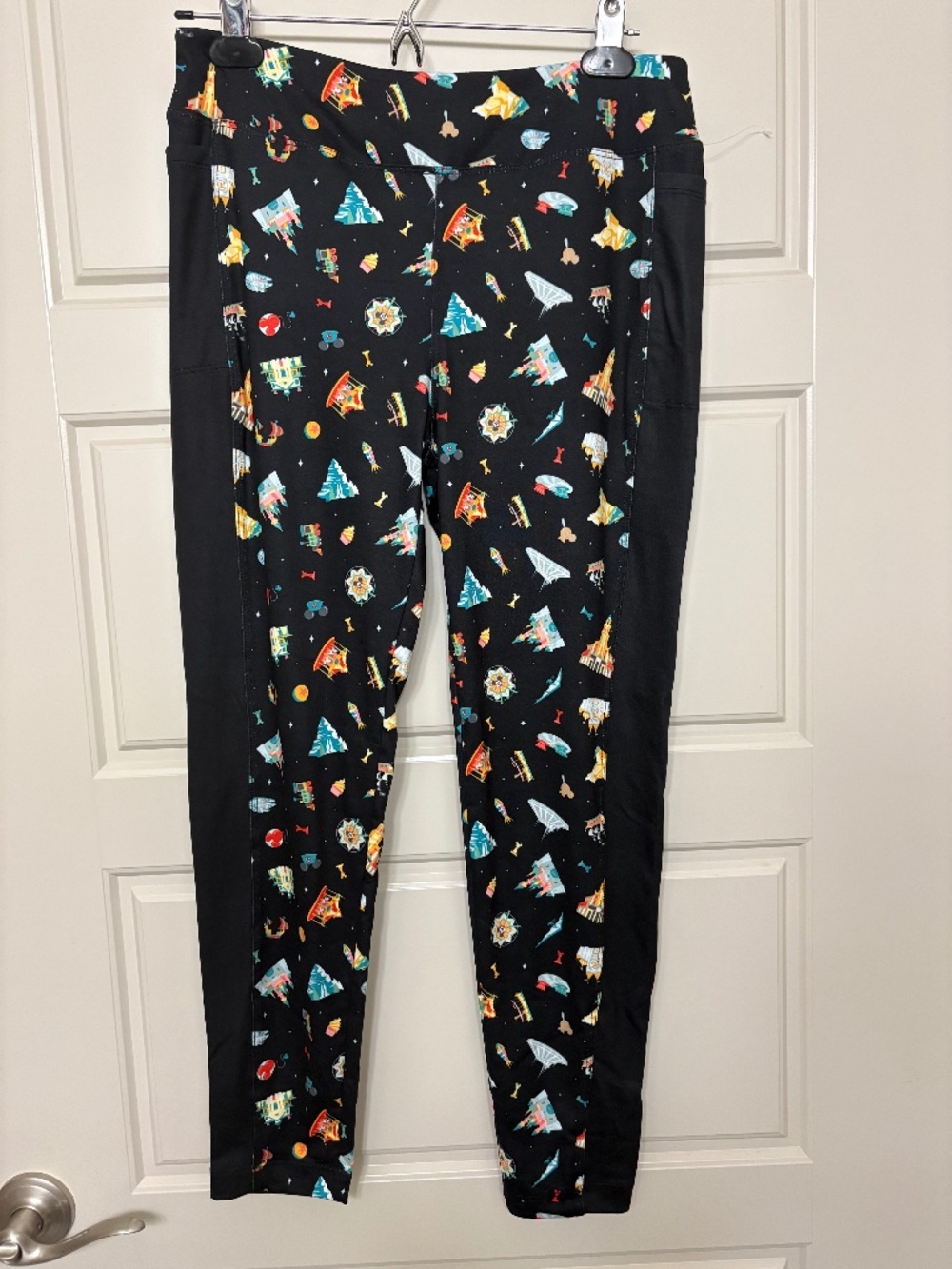Disney Park Leggings size M